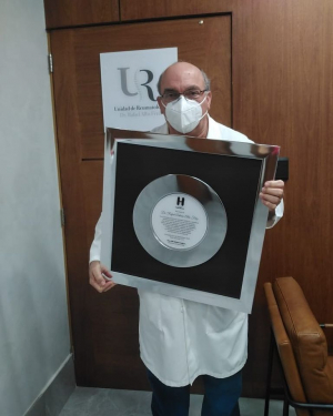 Hospital Padre Billini reconoce al Doctor Rafael Alba Feriz