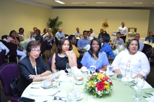 Unidad de Enfermedad Inflamatoria Intestinal realiza cuarto encuentro multidisciplinario