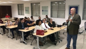 M&eacute;dicos residentes de cirug&iacute;a general  realizan tercer encuentro bimensual