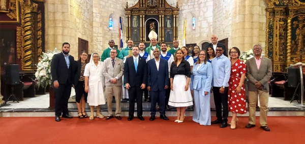 Hospital Padre Billini Grad&uacute;a 31 nuevos m&eacute;dicos especialistas y promueve a m&aacute;s de 70 residentes.